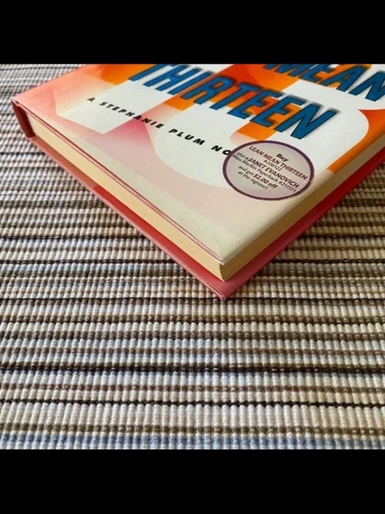 Hardcover Book ~ Lean Mean Thirteen By: Janet Evanovich - Picture 4 of 7